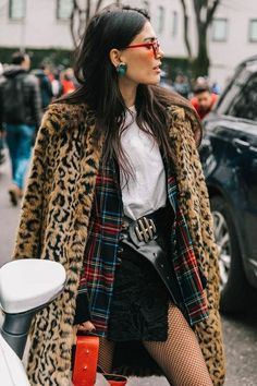 BEST PROFILE WITH FASHION AND TREND CLOTHES & OUTFITS Leopard Coat, Leopard Print Coat, Milano Fashion Week, Street Style Winter, Print Coat, Winter Trends, Street Style Inspiration, Fashion Week Street Style