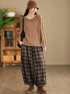 Stay cozy and stylish this fall with our Women Autumn Casual Plaid Warm Harem Pants. The perfect combination of comfort and fashion, these pants feature a trendy plaid pattern and warm fabric, making them a must-have for any wardrobe. Upgrade your casual look with a touch of warmth and style! Feature Item Code: 7675851014206 Style: Casual Waist: Elastic Waist Pattern: Plaid Length: Ankle-Length Details: Pockets Season: Spring.Autumn The model height:166cm.weight:50kg Washing Recommendations: Washing : At 30 or 40 degrees. machine wash. lay flat to dry. Iron : Iron it while it is still damp. Fur Sliders, Wardrobe Upgrade, Winter Dress Outfits, Jumpsuit Skirt, Autumn Casual, Red Stripe, Boho Stil, Winter Dresses, Casual Fall