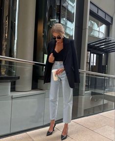 Night Out 2024 Outfit, Casual Classy Outfits Chic Simple, Chic Style Outfits Classy, Drinks Outfit Evening, Chic Dinner Outfit, Casual Dinner Outfit Summer, Day To Night Outfit, Evening Outfits, Casual Chic Outfit