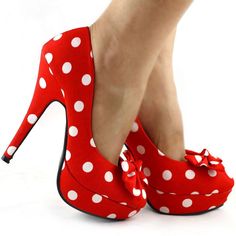 Custom Made Polka Dot Bow Pumps in Red and White Stile Pin Up, White Stiletto Heels, White Stilettos, Bow Pumps, Red High Heels, Platform High Heels, Fabulous Shoes, Crazy Shoes, Pretty Shoes