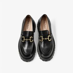 Made from genuine leather, these chunky loafers feature metal decoration and the solid color design. The pigskin insides offer super breathability. It's lightweight due to the high-quality outsole. Upper: 100% Cow Leather Lining: 100% Pigskin Insole: 100% Pigskin Outsole: 100% Rubber Foam Heel Height: 4.5 cm Weight: 1kg Black Loafers Women's, Classic Loafers, Loafers Women, University Outfit, Chunky Loafers, Black Loafers, Classic Shoes, Lug Sole, Fall 2024