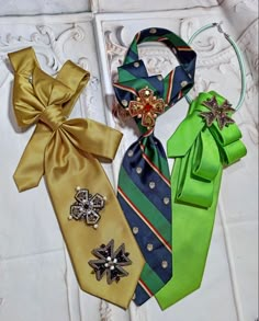 Diy Necktie Projects, Necktie Crafts, Tie Ideas, Women Necktie, Tie Crafts, Diy Tie, Tie For Women, How To Wear A Scarf, Women Ties