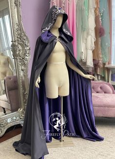 Fantasy Capes, Witch Robes, Elvish Dress, Villain Dresses, Viking Dress, Medieval Clothes, Casual Shirt Women, Woman Suit Fashion