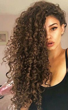 Heatless Hair Curling, Pretty Curls, Curly Hair Trends, Heatless Hair, Curl Your Hair, Take Up Space, Brown Curly Hair, Chica Cool, Big Curly Hair