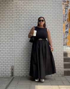 Plus size curvy all black outfit. Maxi long skirt and black tank top. Black Skirt Curvy Outfit, Long Skirt Curvy Outfit, Long Black Skirt Outfit Plus Size, Mid Black Skirt Outfit, Long Black Maxi Skirt Outfit, Long Skirt Outfits Plus Size, Black Maxi Skirt Outfit Summer, Plus Size Long Skirt Outfits, All Black Outfit Plus Size