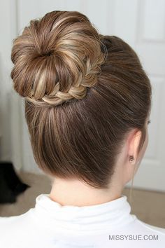 French Roll Hairstyle, Cute Bun Hairstyles, High Bun Hair, Hairstyles Theme, Roll Hairstyle, Easy Bun Hairstyles, Dance Hairstyles, Wedding Guest Hairstyles