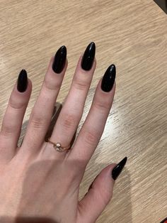 Trendy Black Nail Designs, Black Nail Art Ideas, Black Almond Nails, Elegant Minimalism, Black Acrylic Nails, Black Nail Art, Goth Nails