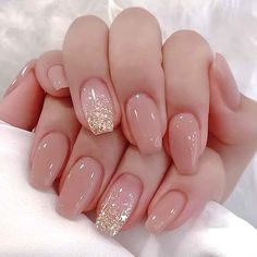 Pink Golden Nails, Pink And Golden Nails, Glitter Nails Simple, Golden Glitter Nails, Nail Art For Bride, Simple Glitter Nails, Short Glitter Nails, Nails Solid, Ballet Nails