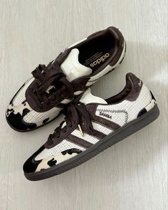 Adidas Samba Outfit, Samba Outfit, Dr Shoes, Skandinavian Fashion, Funky Shoes, Shoe Inspo, Aesthetic Shoes, Swag Shoes