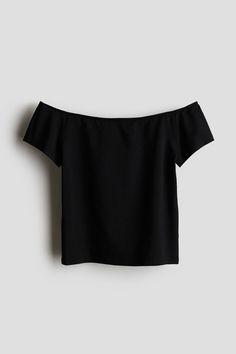 Off-the-shoulder top in soft cotton jersey with short sleeves. Black Off Shoulder Top Outfit, Off The Shoulder Tshirt, Off The Shoulder Black Top, Off The Shoulder Top Outfit, Shoulder Tops Outfit, Black Off The Shoulder Top, Black Off Shoulder Top, Wishlist Ideas, Black Off Shoulder