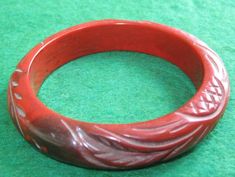 Vintage 1940's Floral & Leaf Carved Cherry Red and Black Bakelite Bangle Bracelet - Free Shipping Bakelite Jewelry, Lucite Jewelry, Bakelite Bangles, Plastic Jewelry, Art Photos, Cherry Red, Vintage Art Deco, Red And Black, Quality Jewelry