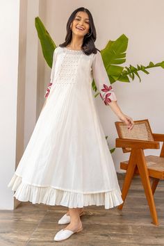 Chanderi Dress, Smock Pattern, Maxi Frocks, डिजाइनर कपड़े, India Dress, Frock For Women, Kurta Designs Women, Dress Occasion