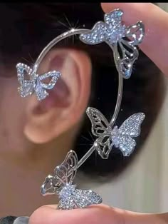 Gorgeous butterfly earring cuff  One Piece Only   Statement piece for any girl    Who wants to rock the jewellery this summer Ear Wraps, Ear Wrap Earrings, Butterfly Cuff, Pretty Jewelry Necklaces, Butterfly Decor, Ear Climber, Ear Climbers, Ear Cuff Earings, Jewelry Fashion Trends