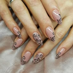 Mandala Simple, Simple Nail Art, Unghie Nail Art, Nails 2018, Floral Nail Designs, Black Nail, Simple Nail