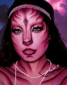 Pink Avatar Makeup, Full Face Painting Ideas, Creative Art Makeup Looks, Pink Alien Makeup, Halloween Makeup Pink, Face Paint Makeup Looks, Pink Face Makeup, Creative Eye Makeup Looks, Pink Halloween Makeup