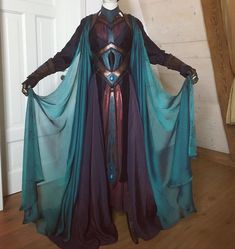 Medieval Fantasy Clothing, Star Wars Fashion, Chat With Friends, Fantasy Gowns, Fashion Design Drawings, Costume Outfits