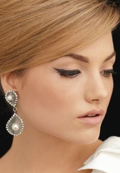 6 Beautiful Wedding Makeup Ideas (And How-Tos!) From BHLDN--Which One Do You Like Best?: Save the Date Beautiful Wedding Makeup, Perfect Winged Eyeliner, Best Wedding Makeup, Retro Tattoos, Wedding Makeup Looks, Bride Makeup