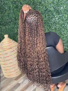 4 And 30 Braids, Boho Braids Color 27 And 30, Bohemian Braids Brown And Black, Braids Hair Color Ideas, Chocolate Boho Braids, Knotless Box Braids Small Color 350, Color 4 Boho Knotless Braids, Honey Brown Knotless Braids With Curls, Goddess Braids Color Ideas