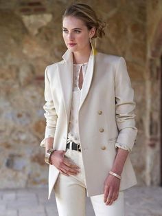 Stylish Outfits For Women Over 50, Mode Zara, Women Jackets, 60 Fashion, Outfit Inspiration Fall, Blazer Fashion, Inspiration Mode, White Pants