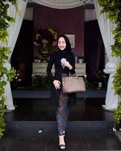 Inspired by @ayangfitri Hijab Kondangan, Kebaya Simple, Model Dress Kebaya, Kondangan Outfit, Ootd Hijab Simple, Kebaya Lace, Kebaya Modern Dress, Hijab Simple, Batik Kebaya