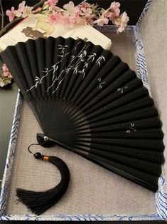 Hand Fan Reference, Hand Fan Aesthetic, Chinese Fan Design, Hand Fan Design, Pretty Fans, Chinese Hand Fan, Japanese Hand Fan, Handmade Fan, Chinese Folding Fan