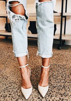 Pointed toe + ankle strap. Single Strap Heels, Rip Jeans, Straps Heels, Chic Heels, Fashion Heels, Ankle Strap Heels, Ankle Straps, Strap Heels