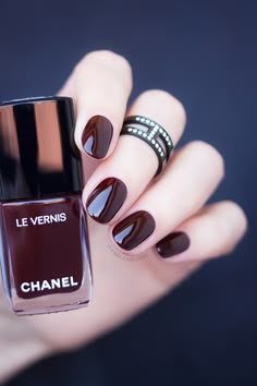 Dark Acrylic Nails, Dark Red Nail Polish, Nails September, Dark Nail Polish, Chanel Nail Polish, Dark Red Nails, Nagellack Trends, Chanel Nails, Chanel Rouge