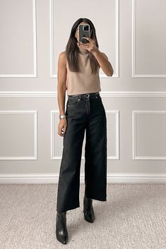 Culottes Office Outfit, Black Tee Shirt Outfit Summer, Jean Chambray Shirt Outfit, Outfit With Black Wide Leg Jeans, Wide Leg Pants Outfit Boots, Black Stovepipe Jeans Outfit, Zara Marine Straight Jeans Outfit Black, Casual Executive Outfit Women, Office Outfits No Heels