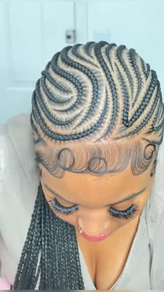 #aliciakeysbraids #stitchbraids #braids #braidsforblackwomen #braidedhairstylesforblackwomen #braidedhairstyle #braidsofinstagram Freestyle Braiding Hairstyles, Swirl Braids Black Women, Feed In Braid Designs, Curvy Stitch Braids, Alicia Keys Cornrows Braids, Small Stitch Braids, Trending Cornrows, Alicia Keys Braids