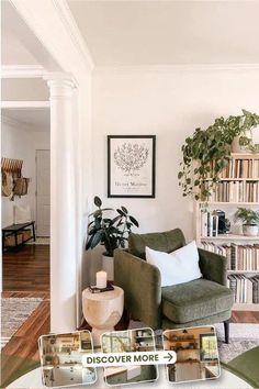 7 Simple Ways to Create a Cozy, Minimalist Home. Green Chair Living Room, Green Accent Chair, Best Living Room Design, Camera Vintage, Inspire Me Home Decor, Living Room Green, Vintage Room, Green Chair