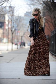 7 Ways To Style A Maxi Dress This Fall Maxi Dress Outfit Fall, Leather Jacket Dress, Maxi Dresses Fall, Maxi Skirt Dress, Elegante Casual, Leopard Print Dress, Black Leather Jacket