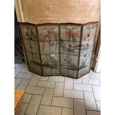 Screen in hand-painted canvas with oriental motifs. Bamboo Screening, Modern Screens, Panel Room Divider, Back Pieces, Painted Canvas, Asian Antiques, Hand Painted Canvas