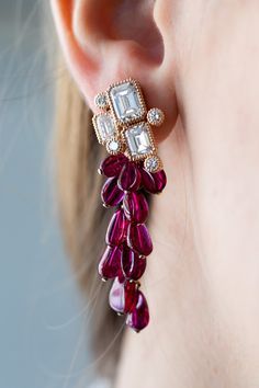 High Jewelry Design, Paris Couture Week, Paris Couture, Indian Jewellery Design Earrings, Antique Jewelry Indian, Indian Jewelry Sets, Diamond Jewelry Designs, Jewelry Design Earrings, Ruby Earrings