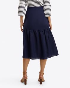 Give it a twirl. Our 100% Linen Midi Skirt combines a ladylike shape with a lightweight, easy-to-wear fabric, making it a perfect warm-weather partner for everything from button-ups to tank tops to T-shirts.  ======== Linen 100% Linen Lining: 100% Polyester  Length: 29 3/4" Side seam zipper Lined If between sizes, size Blue Outfits Ideas, Linen Skirt Midi, Linen Midi Skirt, Blue Outfits, Casual Date Night, Navy Linen, Draper James, Skirt Midi, Casual Date