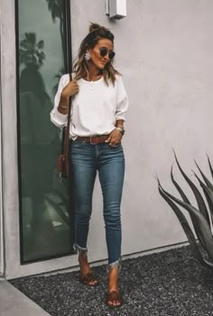 15 EASY OUTFITS COMBINATIONS YOU ALREADY HAVE IN YOUR WARDROBE - valemoods Karina Style, Fringe Jeans, Weekly Outfits, Mode Casual, Fashion Blogger Style, Looks Chic, Outfit Combinations, Mode Inspiration, Fashion Mode