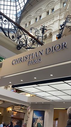 Money Vision Board, Christian Dior Paris, Paris Vibes, Vision Board Inspiration, Living In Paris, Luxury Aesthetic, Photo Wall Collage, Dream Lifestyle, Abstract Photos