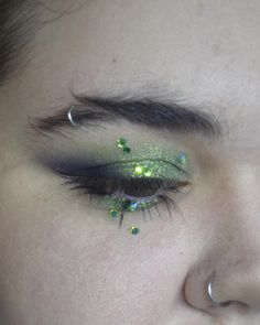 Moonlight Mermaid, Swag Makeup, Hooded Eye Makeup, Cool Makeup Looks, Fairy Makeup, Edgy Makeup, Black Liner, Creative Makeup Looks, Eyeshadow Primer