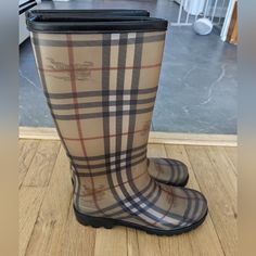 Authentic Burberry Rainboots With Classic Check Design. Brand New In Original Box Small White Scuff Right Toe As Shown Women's Size 39 (European) Which Is Size 9 In Us According To Burberry Website As Shown In My Listing Burberry Rain Boots, Check Design, Vintage Burberry, Cheque Design, Burberry Shoes, Burberry London, Rubber Boots, Tube Dress, Heel Boots