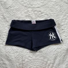 💌 NEXT DAY SHIPPING 💌 🩵 ny yankees mini shorts... - Depop Cheap Fitted Y2k Shorts, Fitted Short Y2k Bottoms, 2000 Shorts, Fitted Y2k Bottoms With Built-in Shorts, Summer Cotton Y2k Shorts, Y2k Cotton Shorts, Ny Clothes, Mini Shorts Outfit, Y2k Shorts