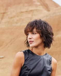 Shiny Hair Tips, Hair Stayl, Short Wavy Haircuts, Short Shaggy Haircuts, Shaggy Short Hair, Short Shag Hairstyles, Tapered Haircut, Curly Hair Photos, Short Hairdos