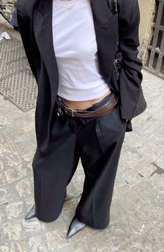 Style Wide Leg Pants, Stile Hijab, Mode Zara, Outfit Chic, Uni Outfits, Fall Winter Wardrobe, Looks Black, Suit Up