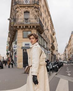 Rich Outfits Aesthetic Men, Old Money Men Aesthetic, Old Money Mens Style, Old Money Aesthetic Outfit Men, Mens Old Money Fashion, Old Money Outfits Men Winter, Old Money Boy, Old Money Aesthetic Boys, Western Fall Outfits