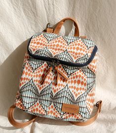 Small Backpack Pattern, Diy Backpack Pattern, Backpack Pattern Sewing, Boho Crafts, Handmade Backpacks, Simple Backpack, Diy Backpack, Sewing Bags