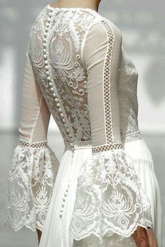 Rok Tile, Baju Kahwin, Dresses To Wear To A Wedding, Rehearsal Dinner, White Fashion, Fashion Details, Wedding Gown, Couture Fashion, Look Fashion