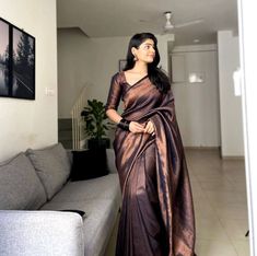 Saree Wearing Styles, Sarees For Girls, Simple Saree Designs, Fashionable Saree Blouse Designs, Fancy Sarees Party Wear, Simple Sarees, Saree Designs Party Wear, Indian Fashion Saree, Zoella