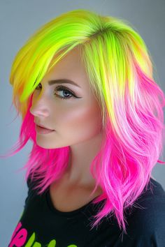 Chic and Bold: 19 Stunning Two-Tone Hair Color Ideas to Inspire Your Next Look Two Tone Hair Color, Neon Hair Color, Exotic Hair Color, Exotic Hair, Hair Colors To Try, Two Tone Hair, Hair Play, Short Hair Highlights, Quantum Computing