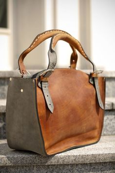 Full Grain Leather Bag, Sacs Tote Bags, Grey Tote Bags, Leather Handbags Handmade, Grey Tote, Leather Crafts, Cheap Handbags, Handmade Handbags, Gorgeous Bags