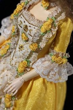 Rococo Style Fashion, French Rococo Fashion, Rococo Clothing, Rococo Aesthetic Fashion, Modern Rococo Aesthetic, Rococo Fashion Modern, Roccoco Dresses, Rococo Dresses, Rococo Gown