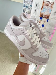 Cute Shoes 2023, Cute Aesthetic Shoes, Cute Shoes Aesthetic, It Girl Shoes, Good Shoes, Trendy Shoes Sneakers, Dr Shoes, Nike Shoes Girls, Mode Zara