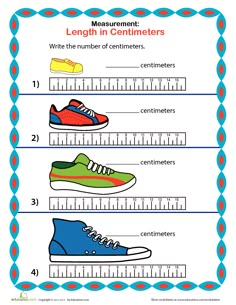 the measurement line with different shoes on each side and numbers below it, which are labeled in